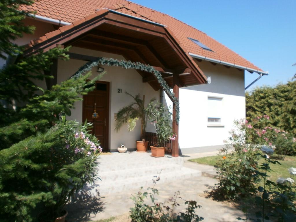 Feher Rozsa Apartman Cserszegtomaj Dış mekan fotoğraf