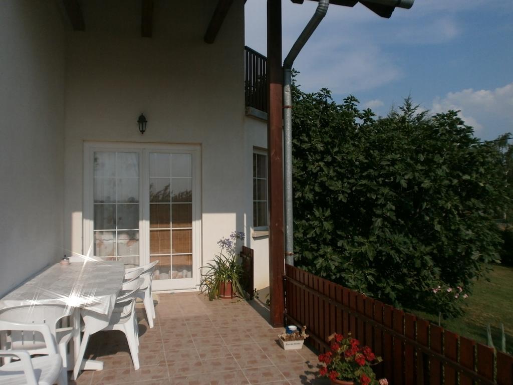 Feher Rozsa Apartman Cserszegtomaj Oda fotoğraf