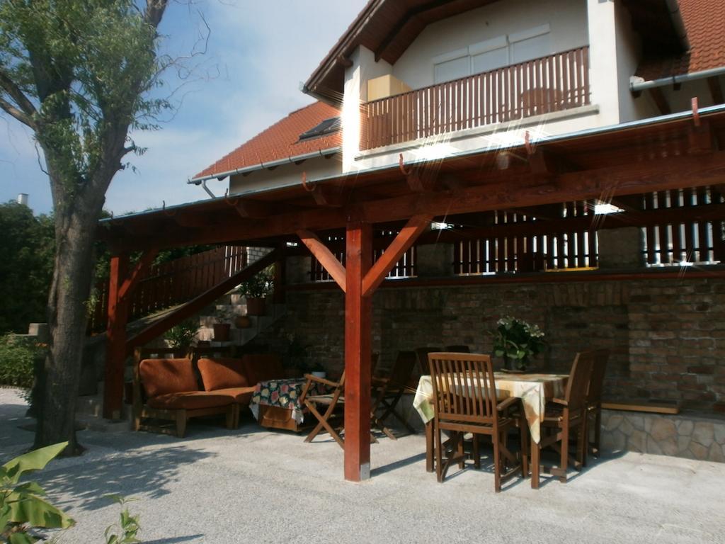 Feher Rozsa Apartman Cserszegtomaj Oda fotoğraf